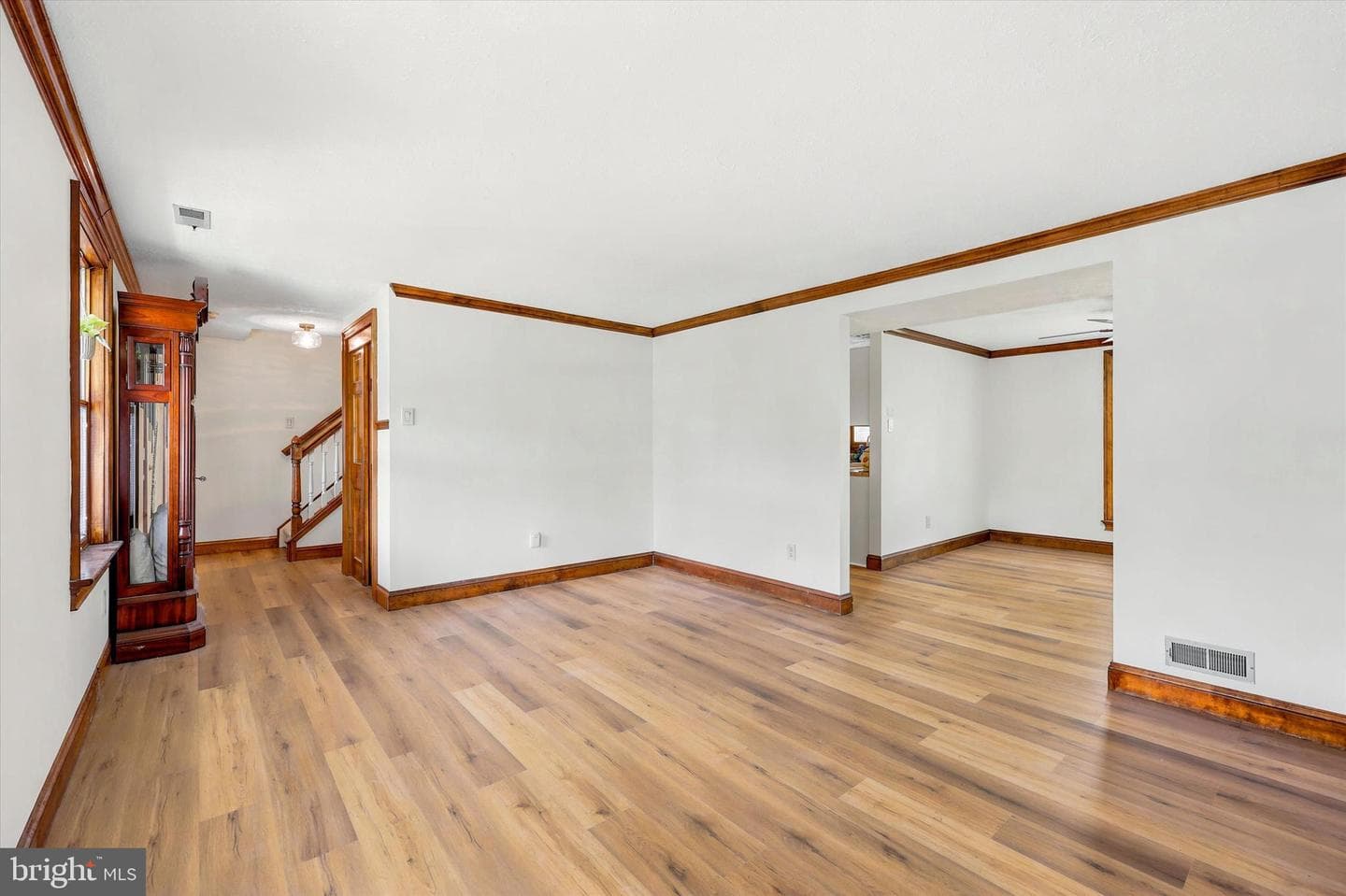 249 Cambridge Drive photo 8