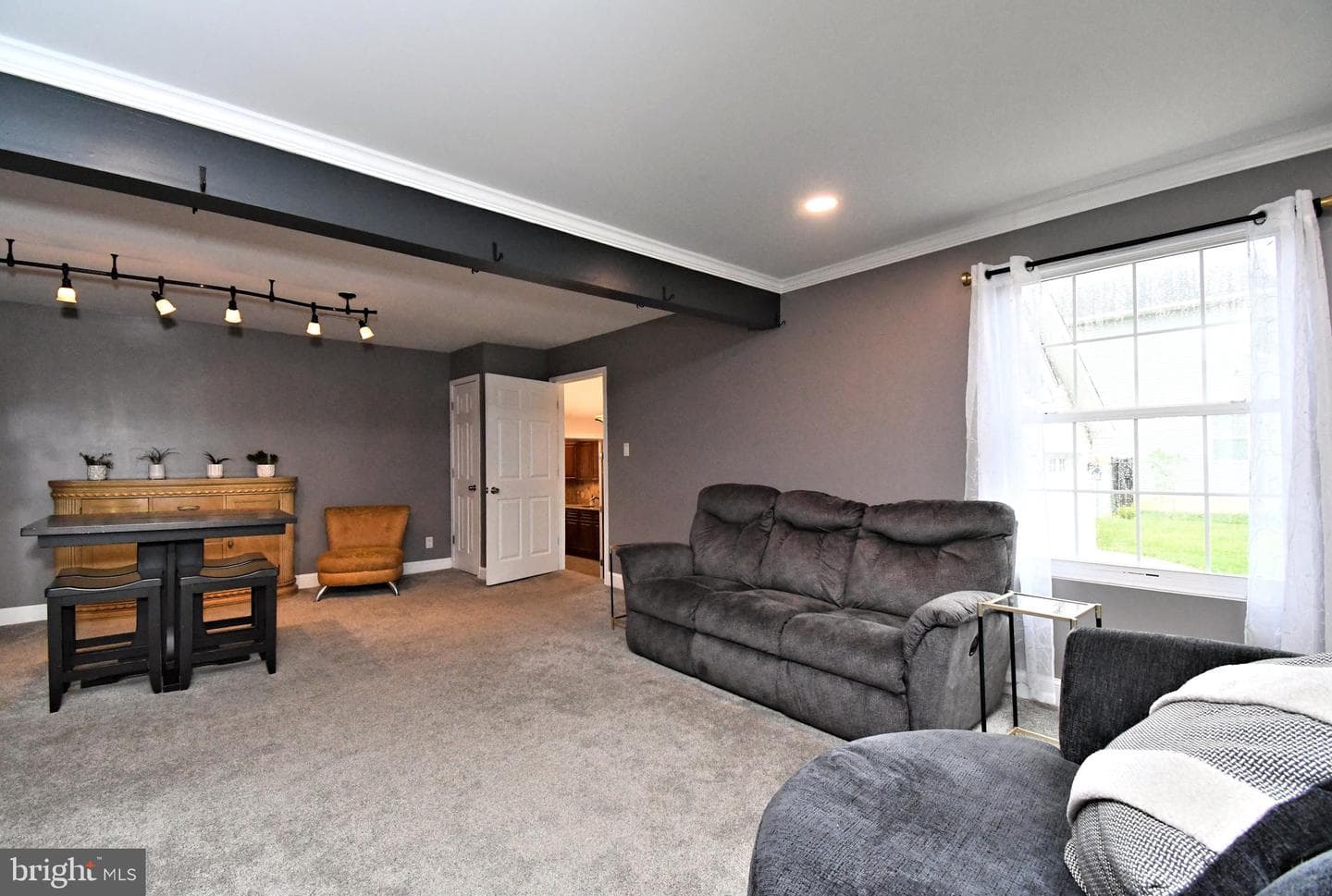 438 Quincy Avenue photo 22