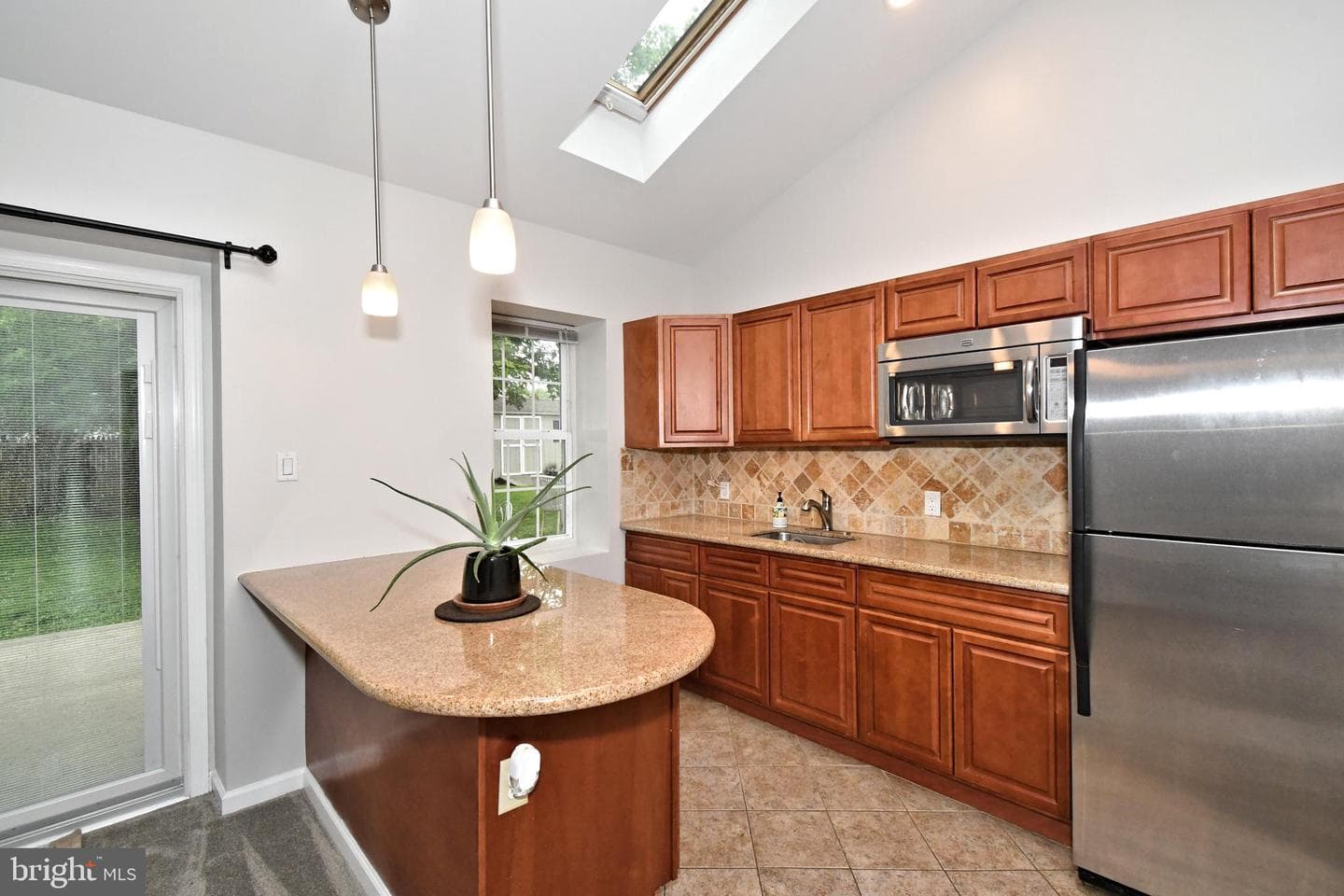 438 Quincy Avenue photo 45