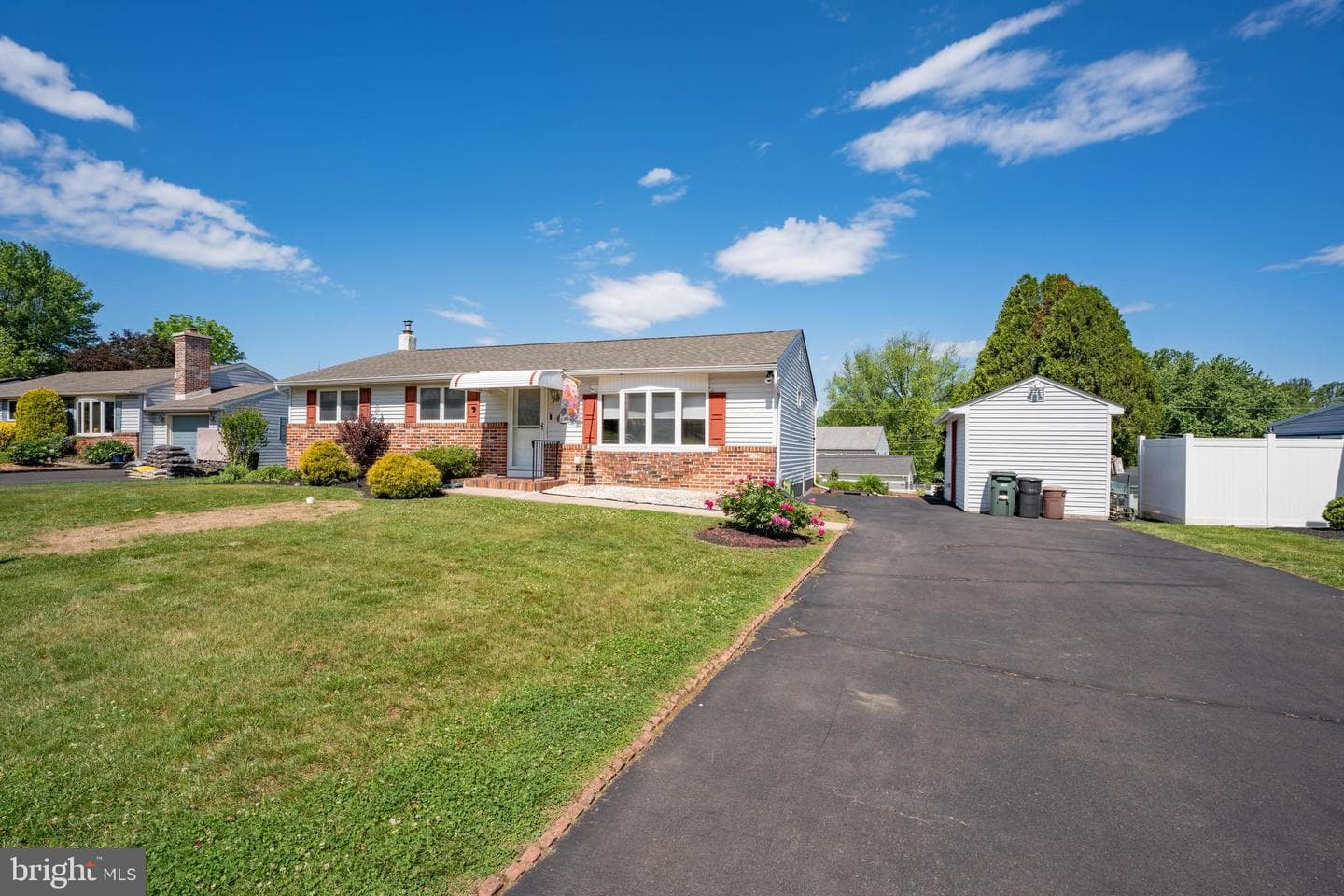 2022 Herrick Avenue photo 3