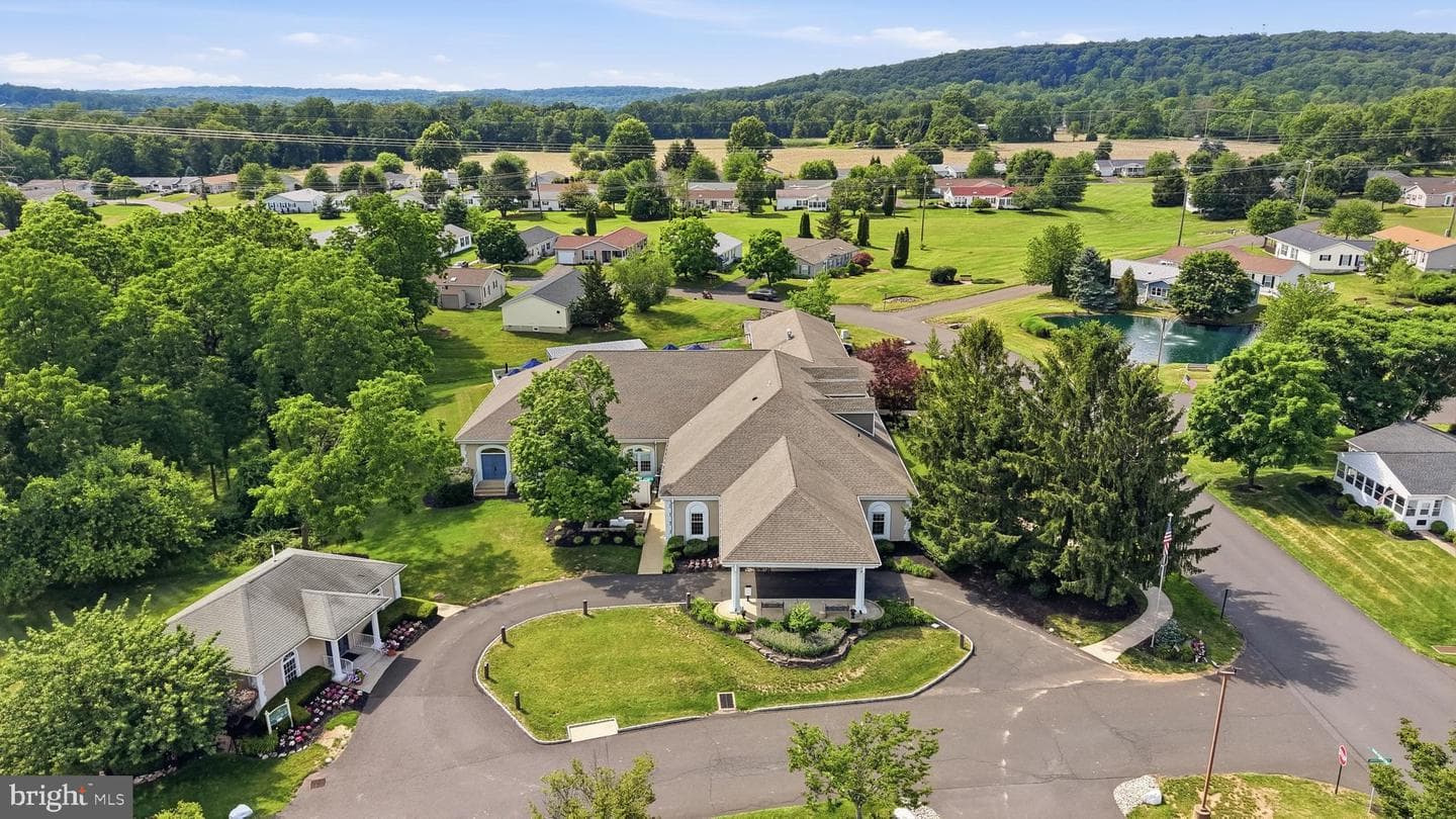 481 Goldenrod Crossing W photo 36