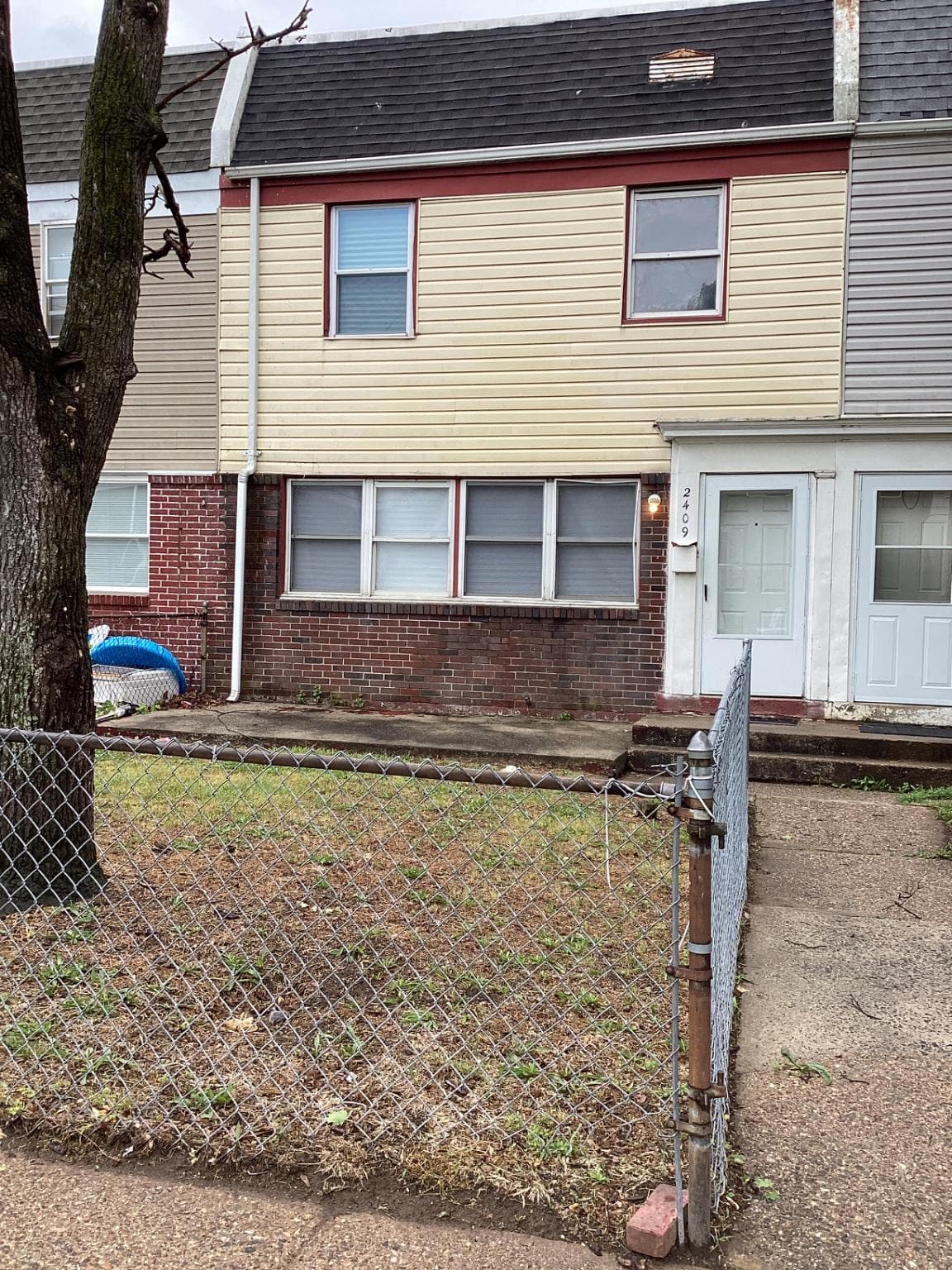 2409 Bloomsdale Road photo 2
