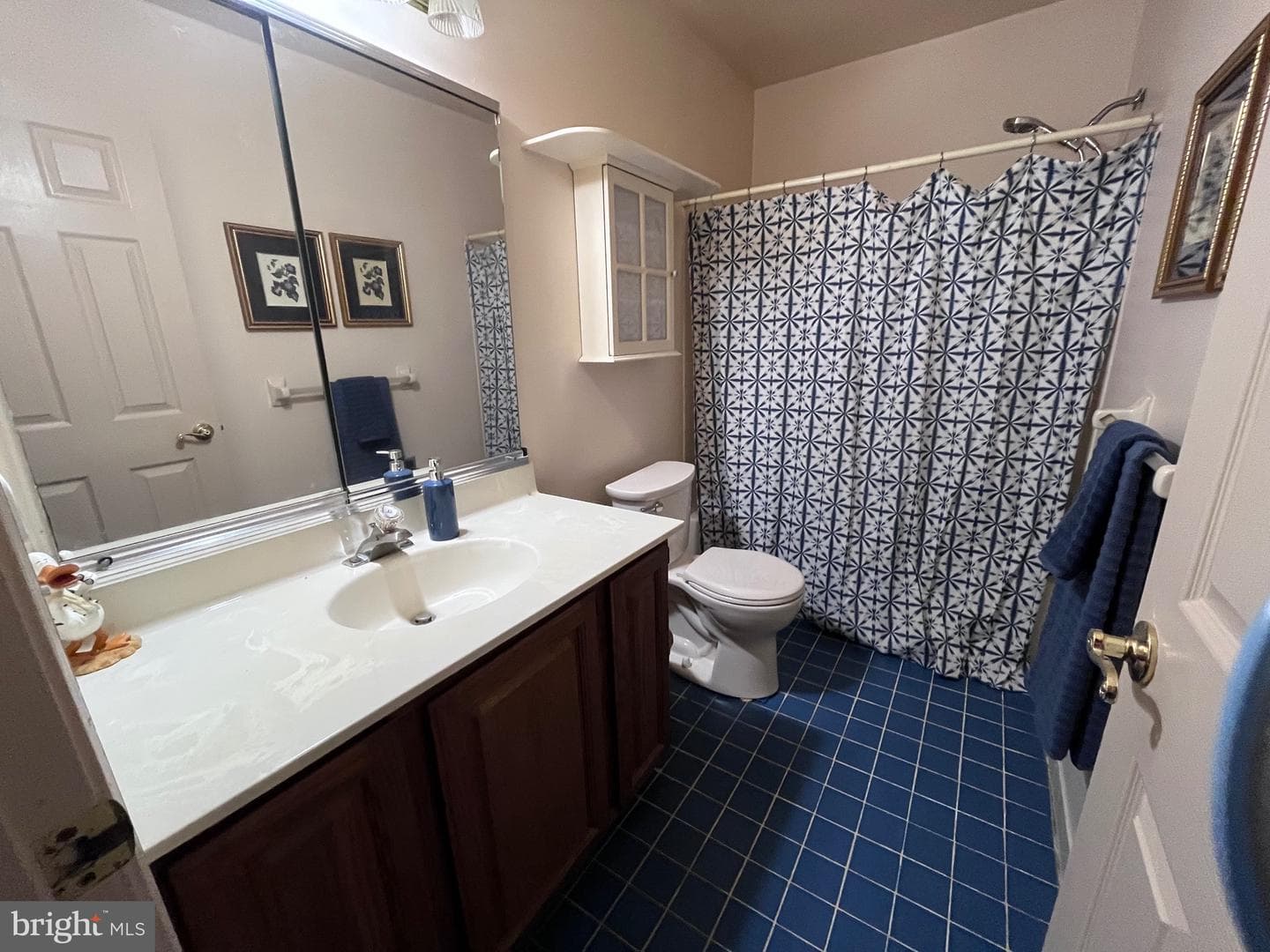 285 Woods Edge Place photo 3