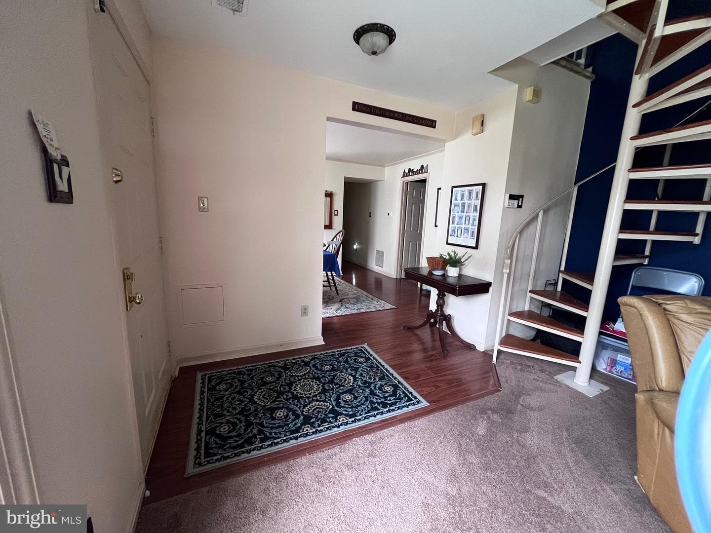 285 Woods Edge Place photo 5