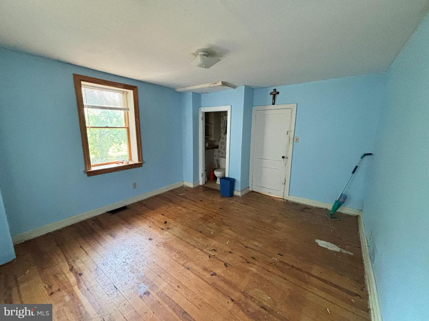 4547 Hillside Avenue photo 7