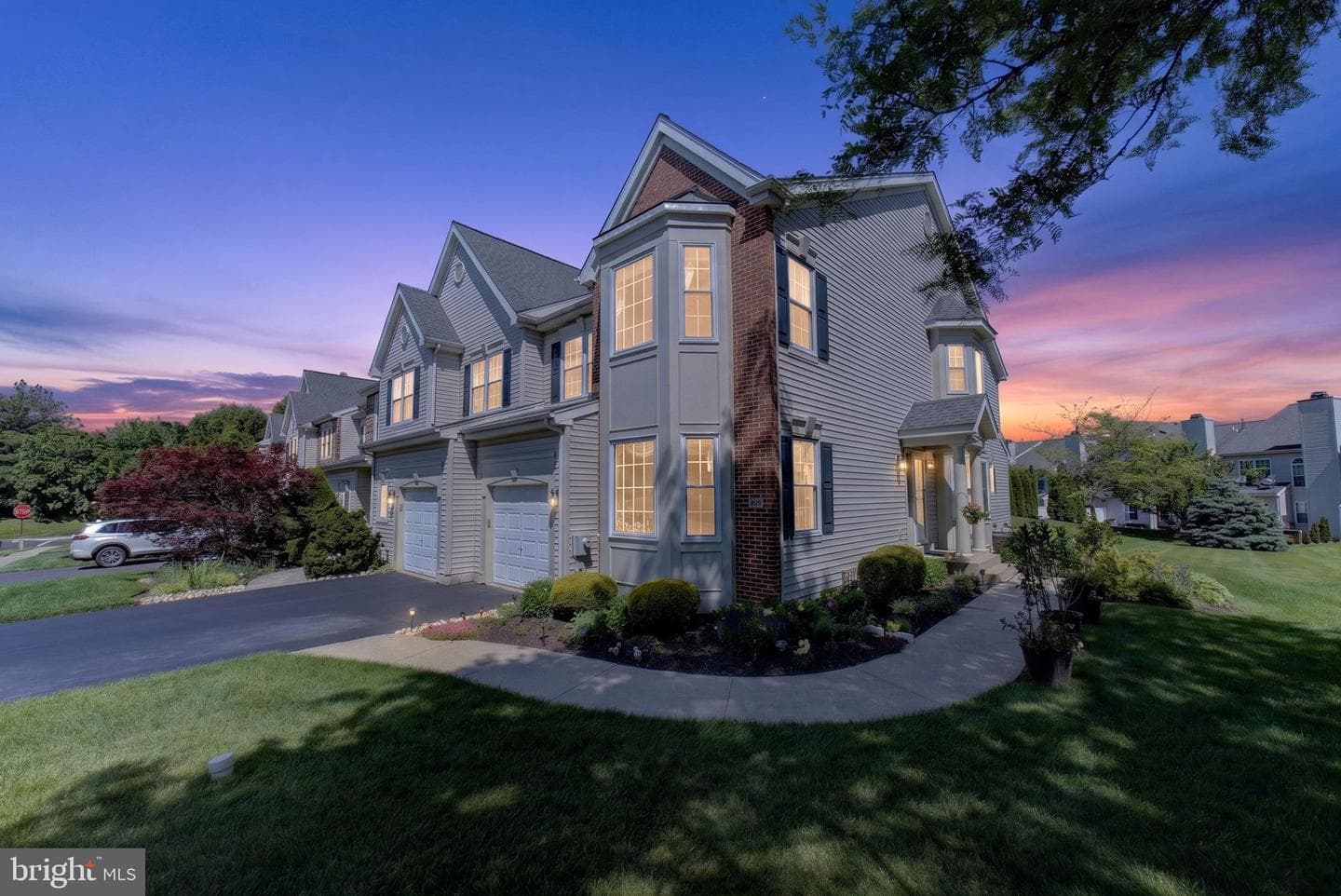 106 Julian Drive E photo 2