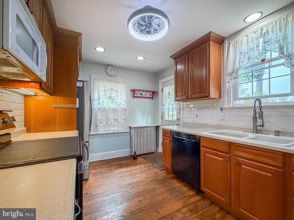 309 Harper Avenue photo 18