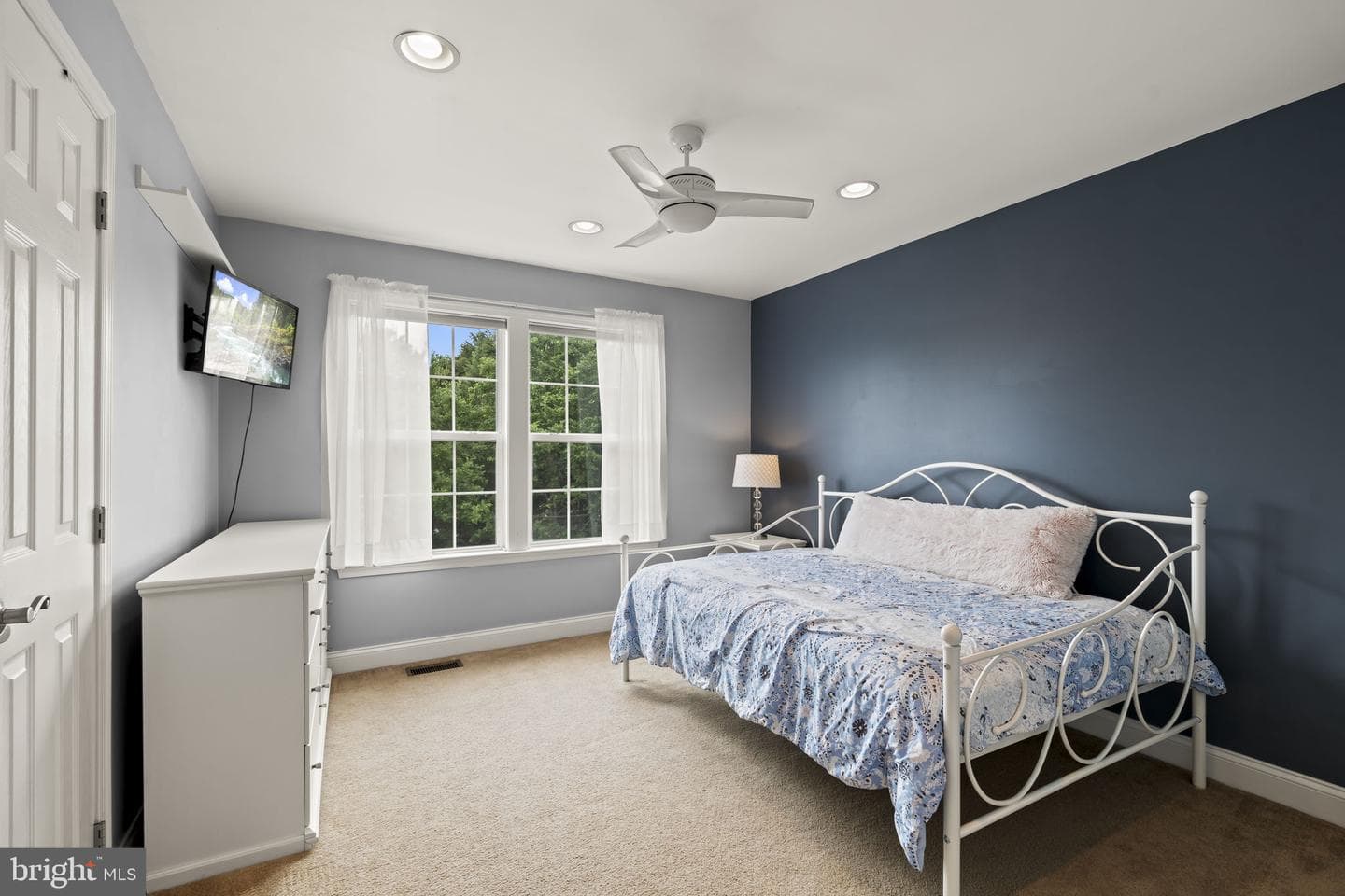 102 Overholt Drive photo 34