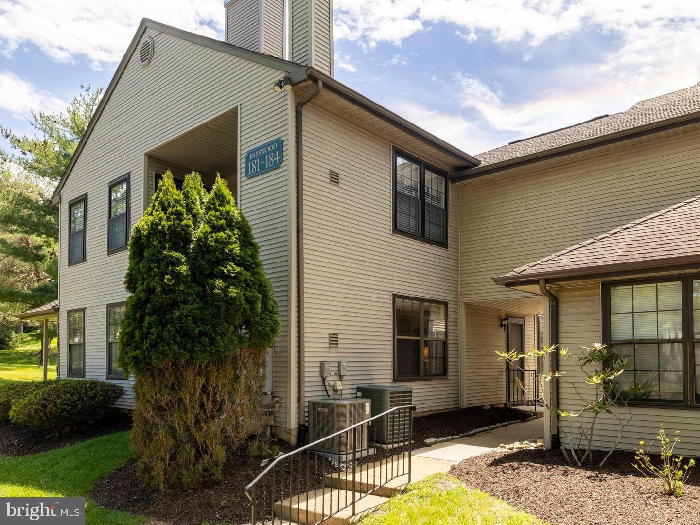183 Basswood Court photo 2