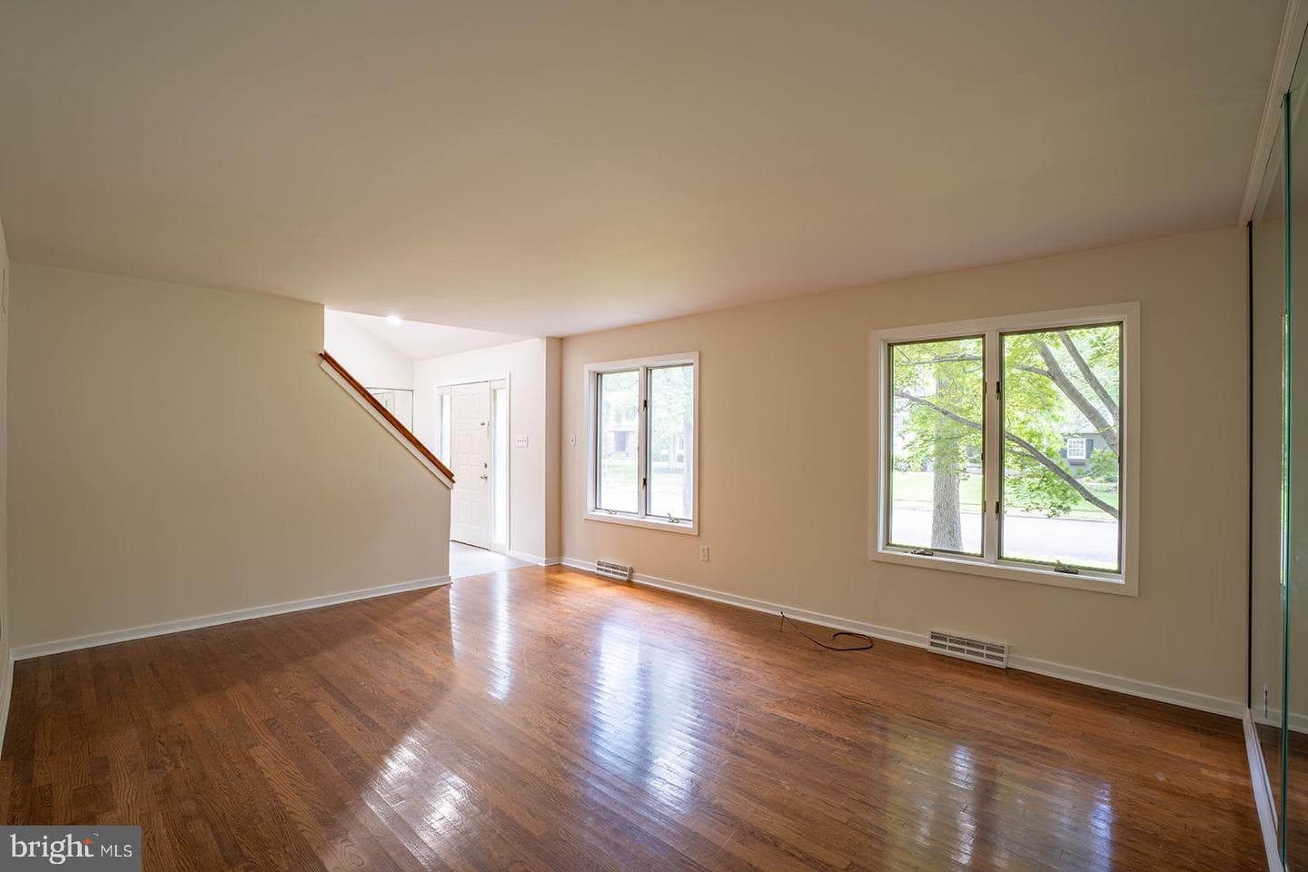 491 Kings Road photo 11