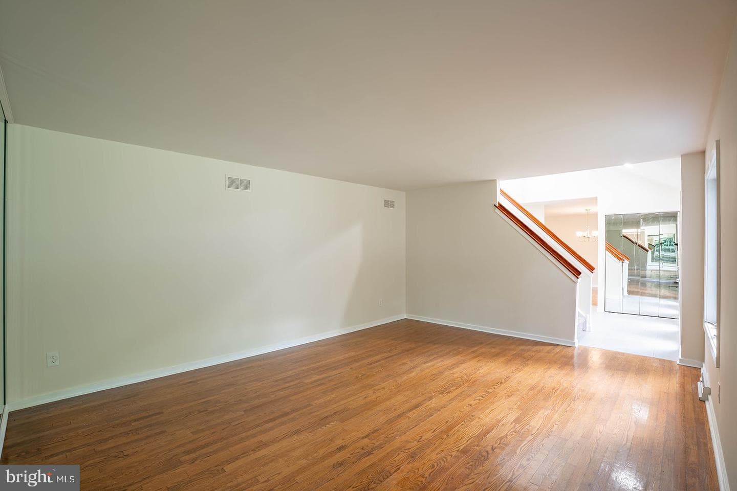 491 Kings Road photo 12