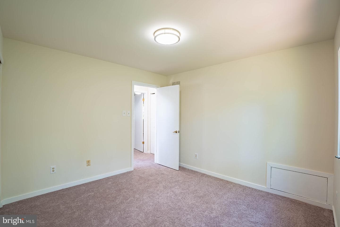 491 Kings Road photo 41