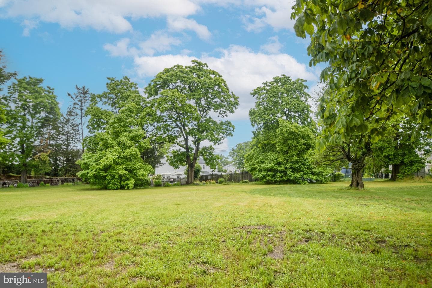 215 Mill Road photo 48