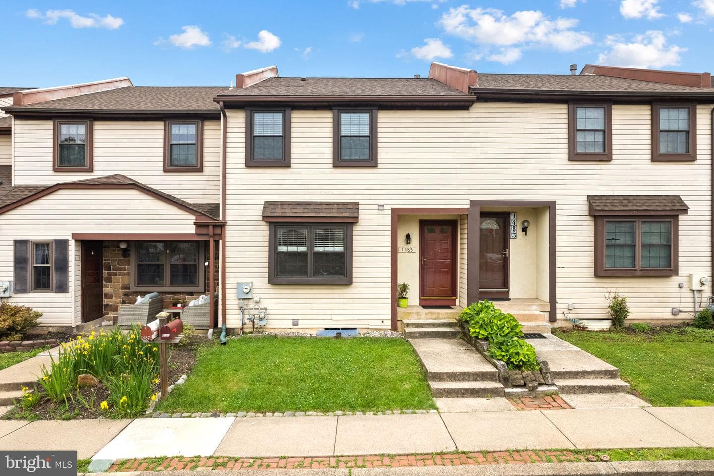 1485 Tarleton Place photo 2