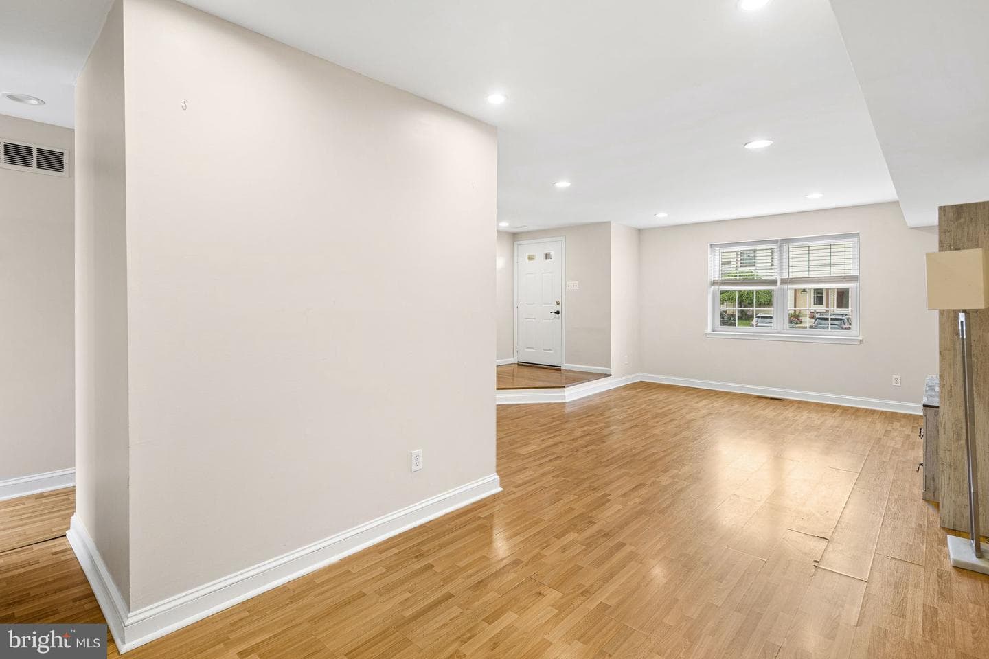 1485 Tarleton Place photo 6