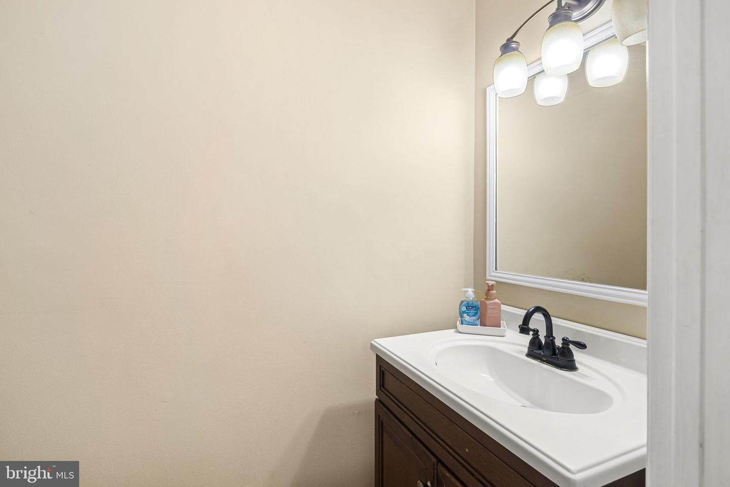 1485 Tarleton Place photo 7