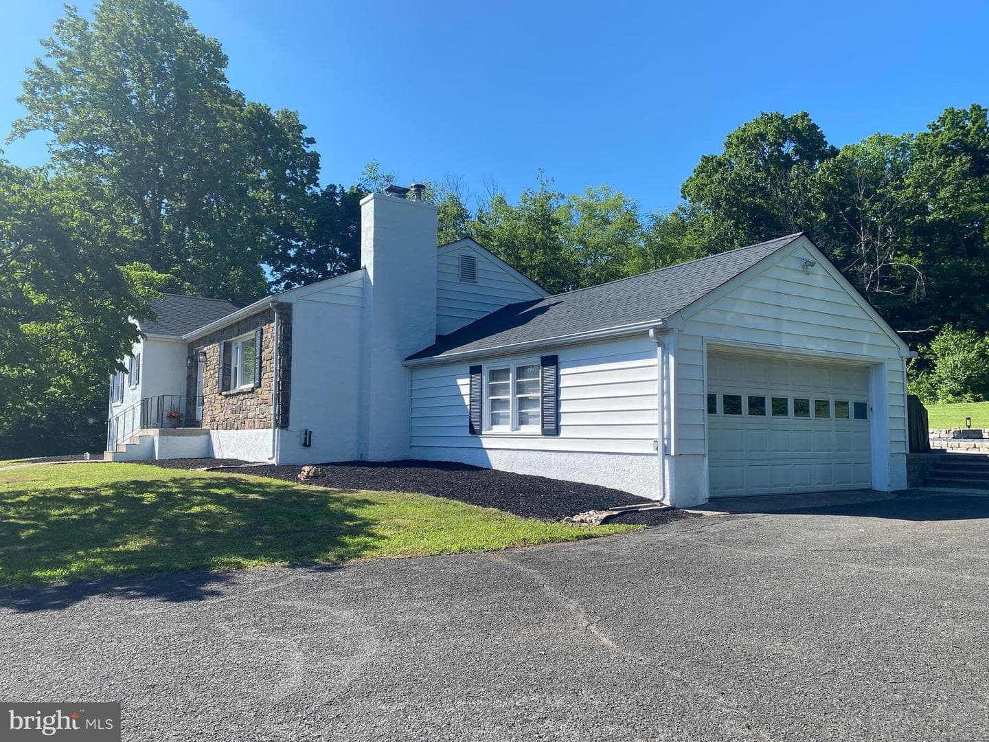 4361 Sunnyside Drive photo 3