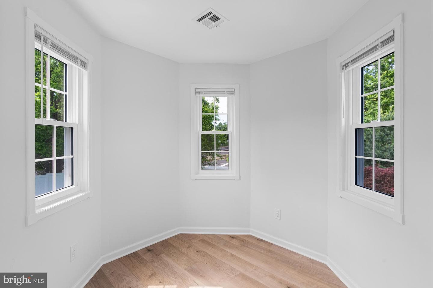 565 Hulmeville Road photo 30