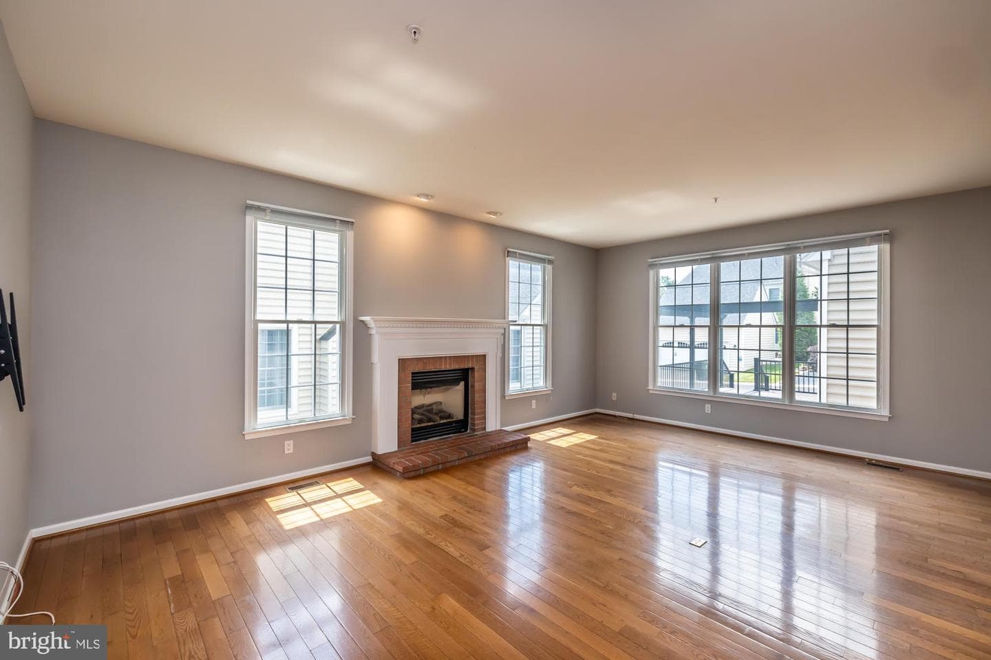 406 Dornishwood Place photo 4