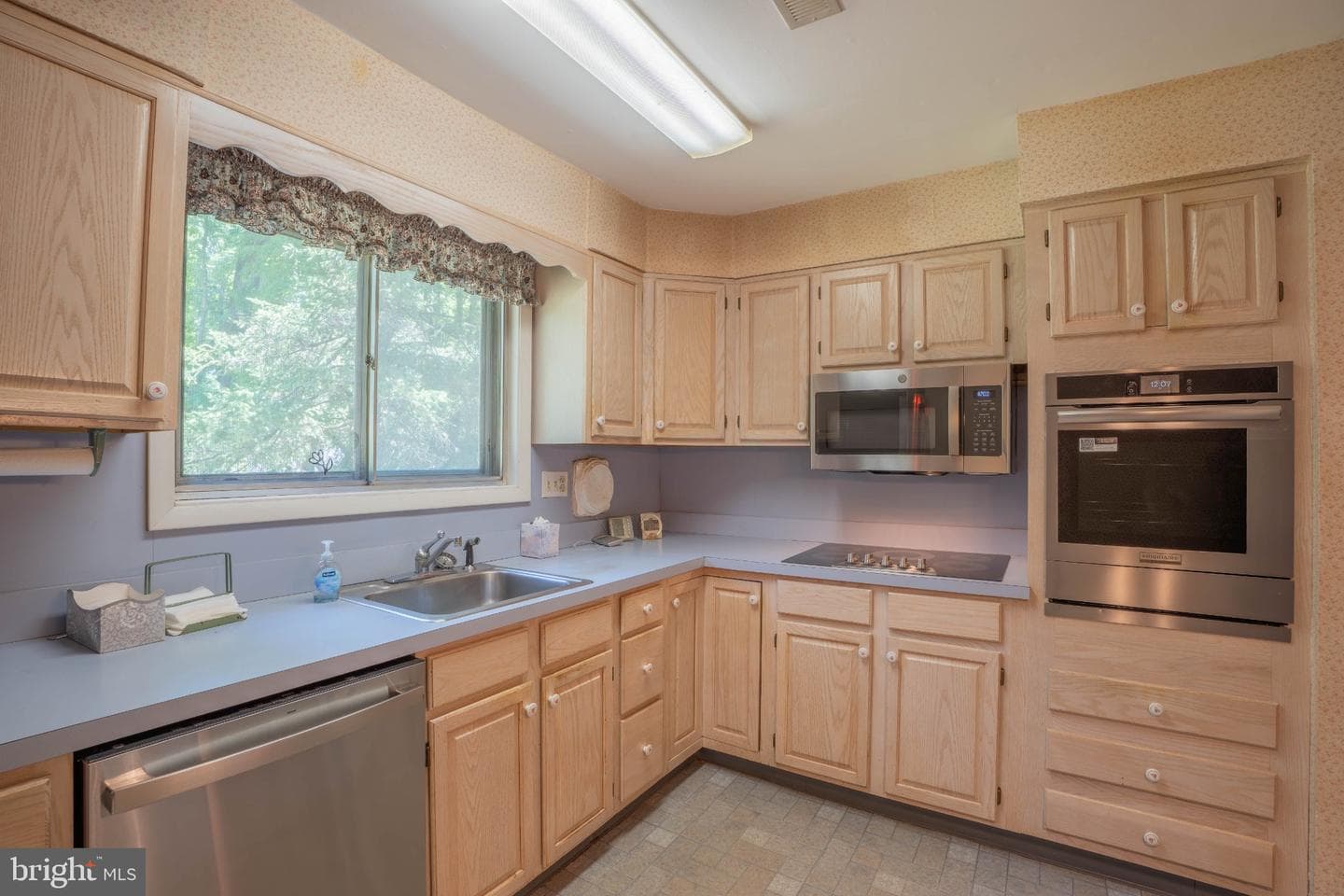 14 Lower Hilltop Road photo 12