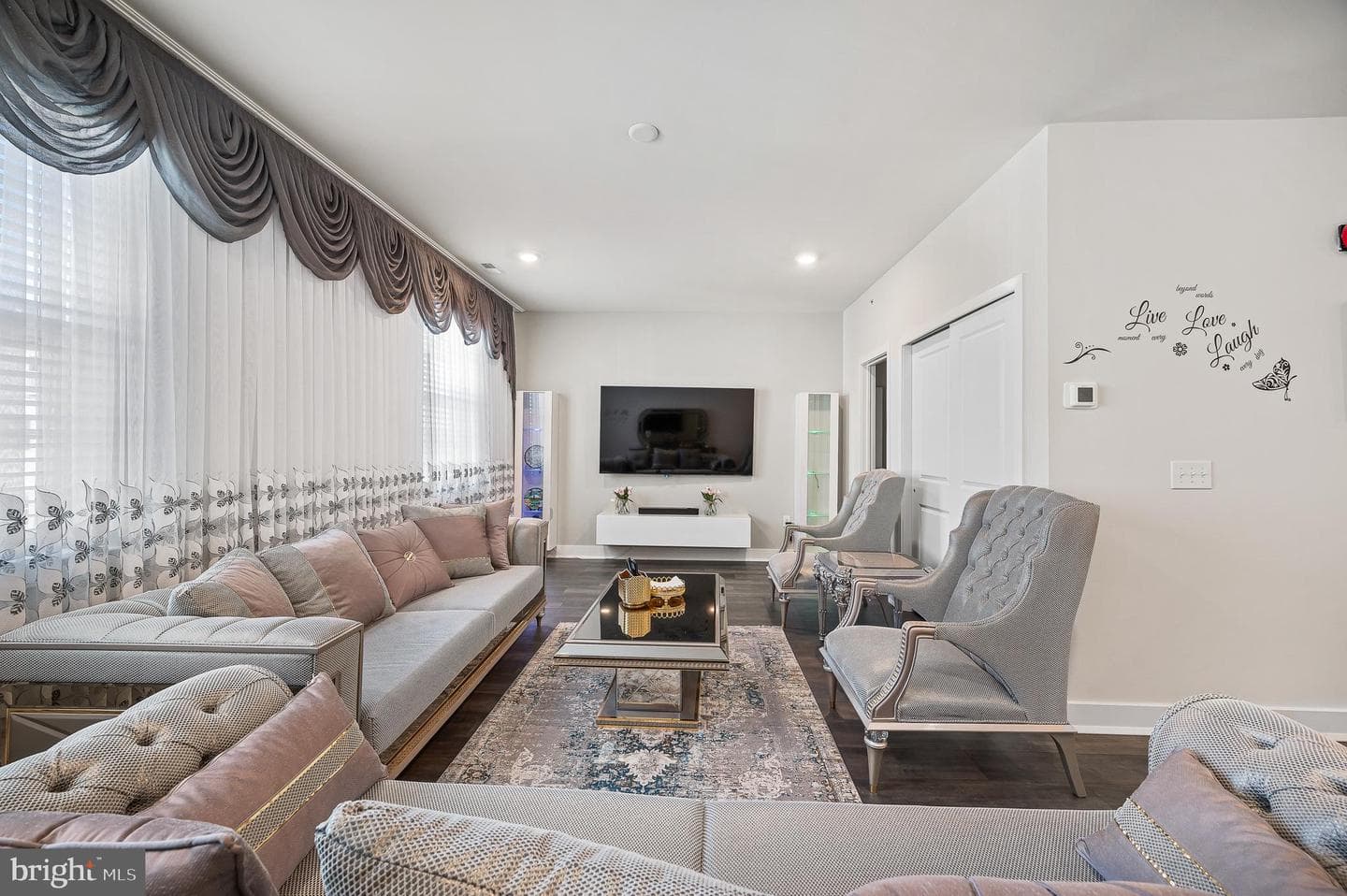 104 B King St photo 11