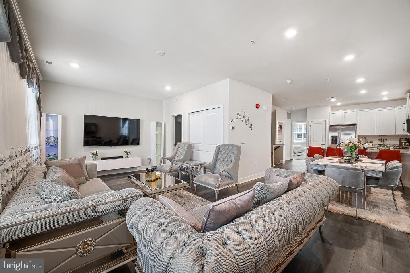 104 B King St photo 12