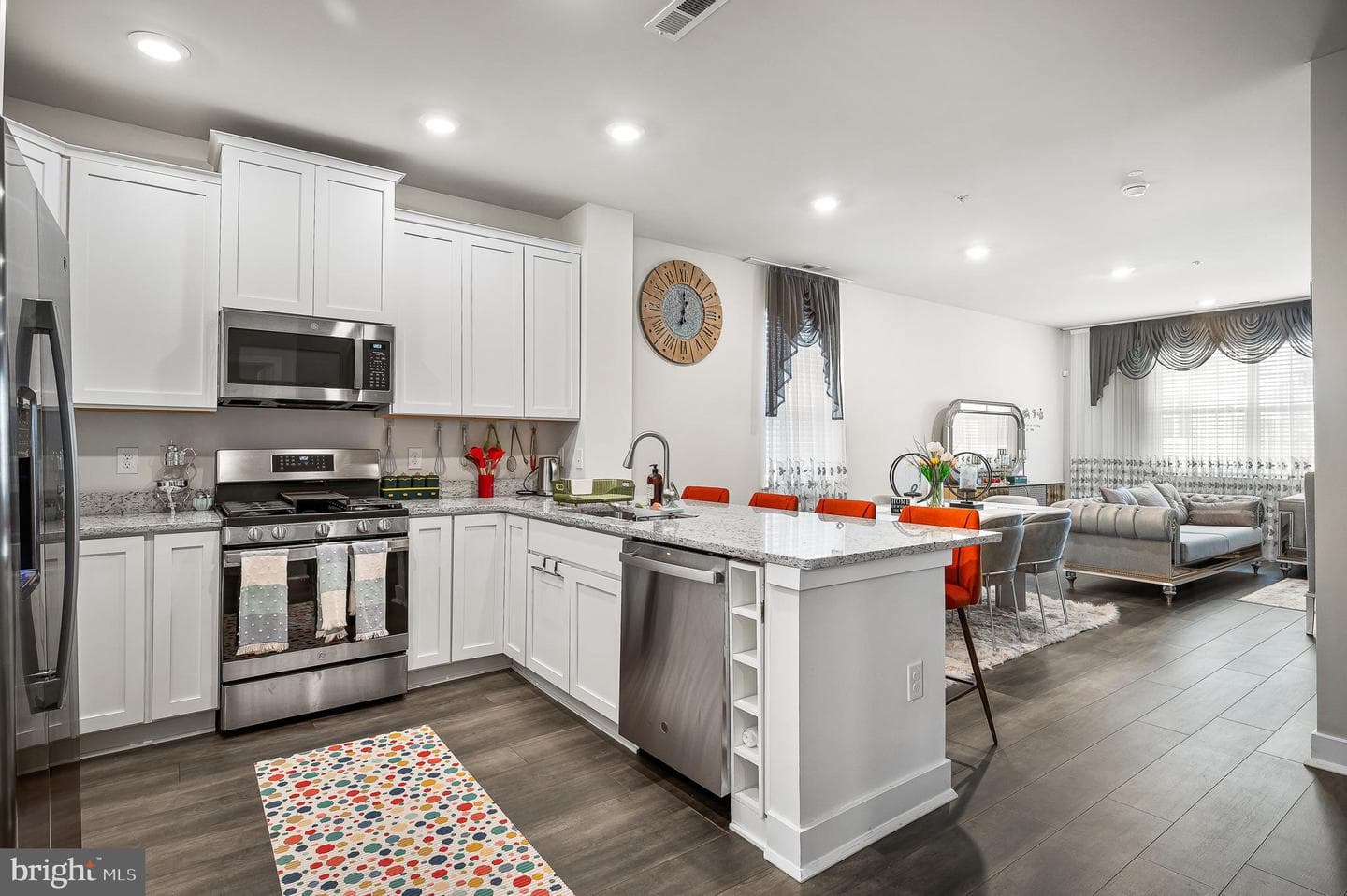 104 B King St photo 6