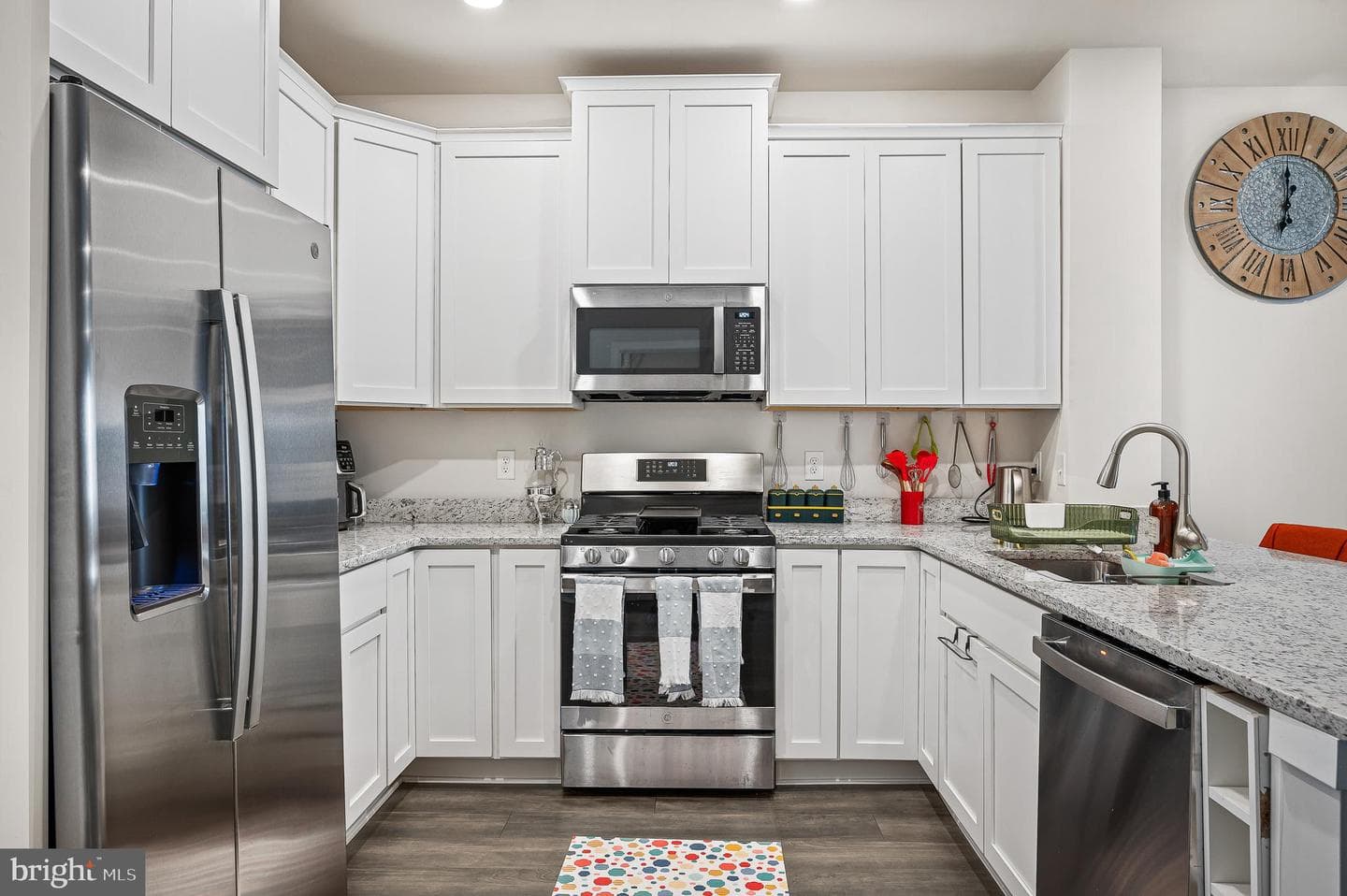 104 B King St photo 7