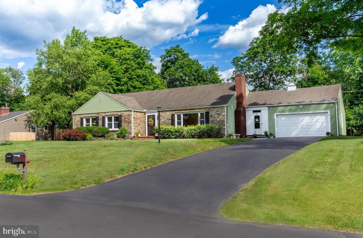 43 Glen Drive photo 2