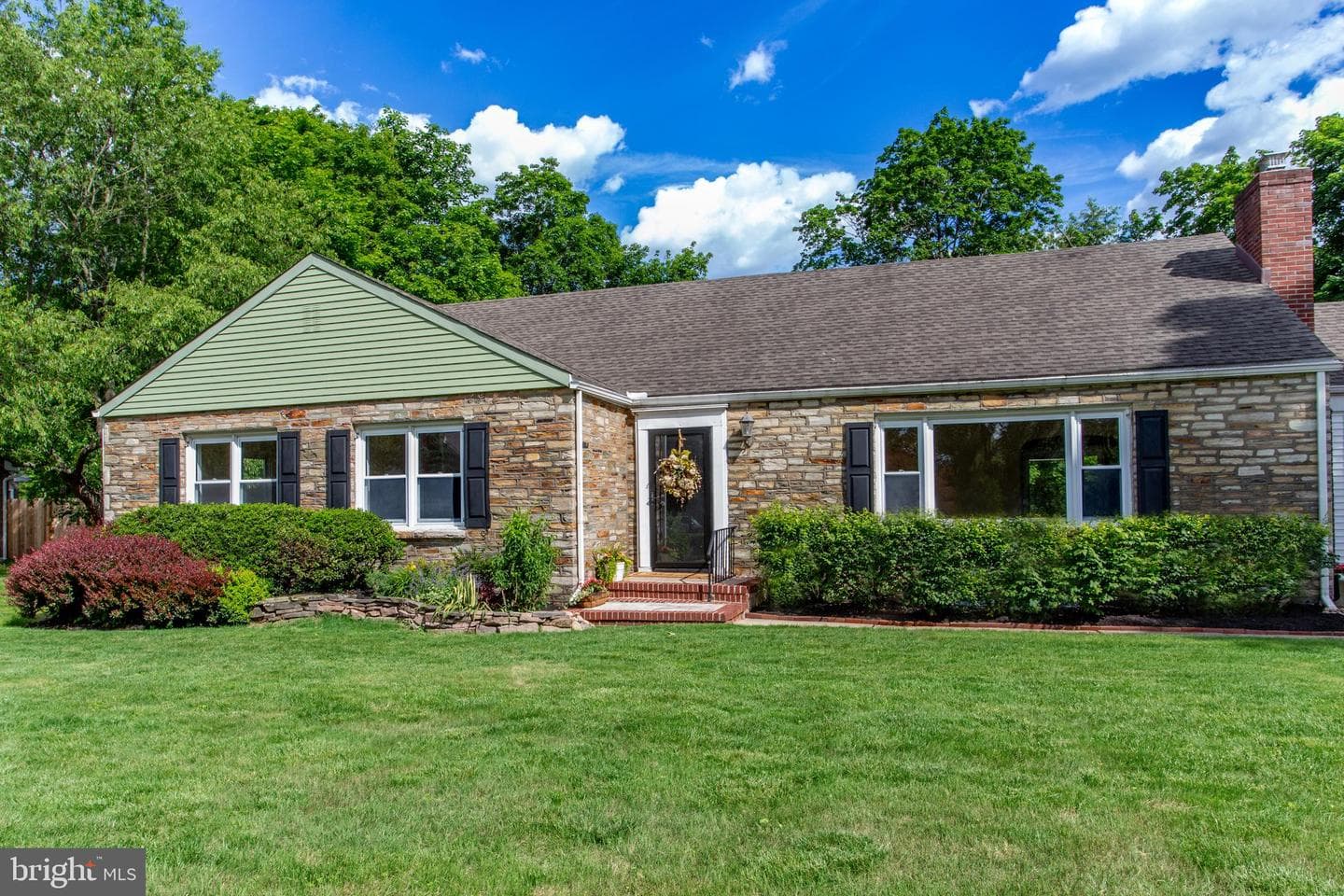 43 Glen Drive photo 3
