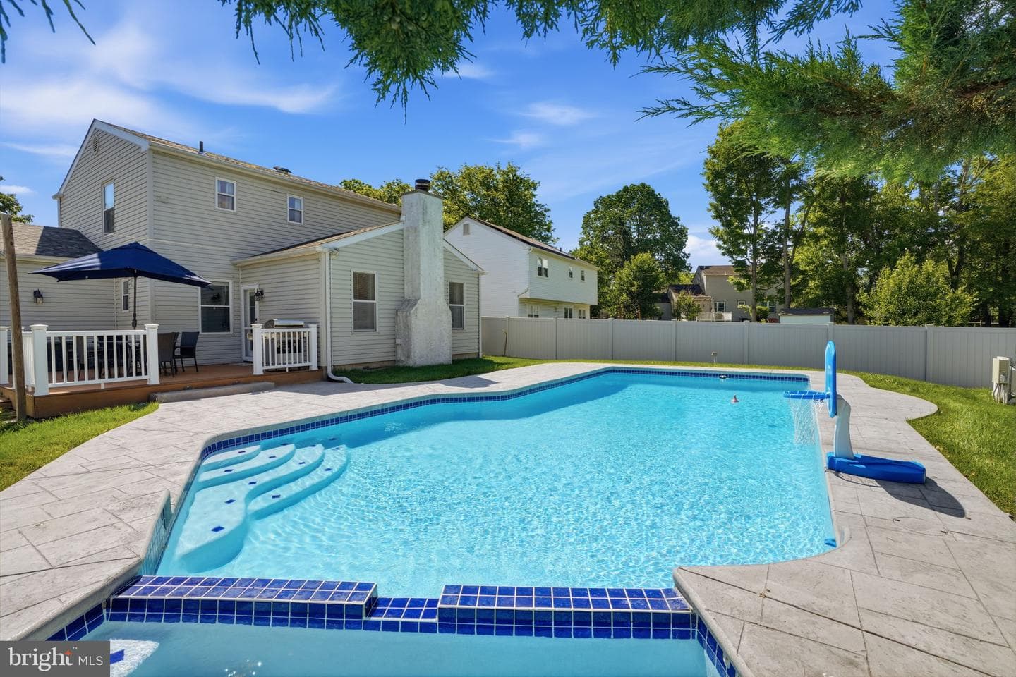 381 Alberts Way photo 32