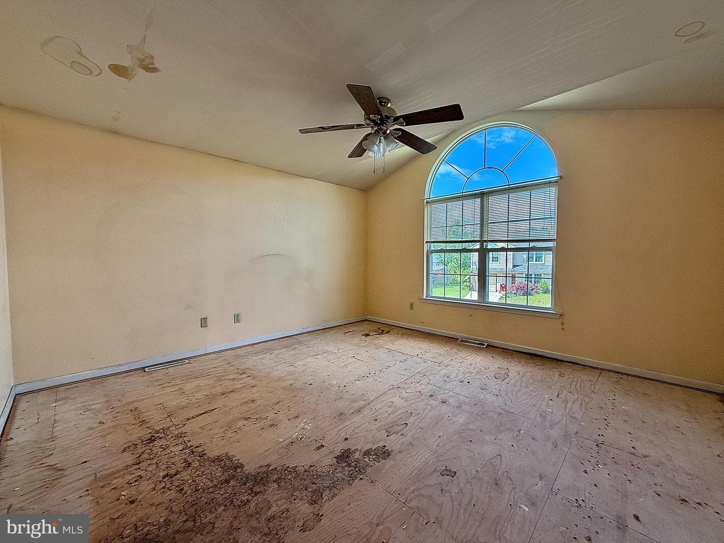 1129 School House Ln photo 12