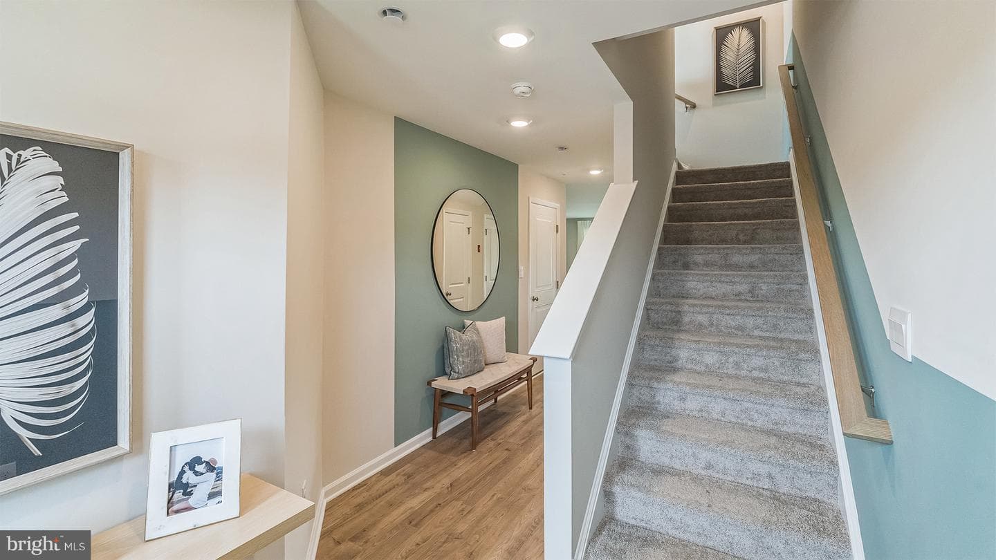 307 Lantern Court photo 18