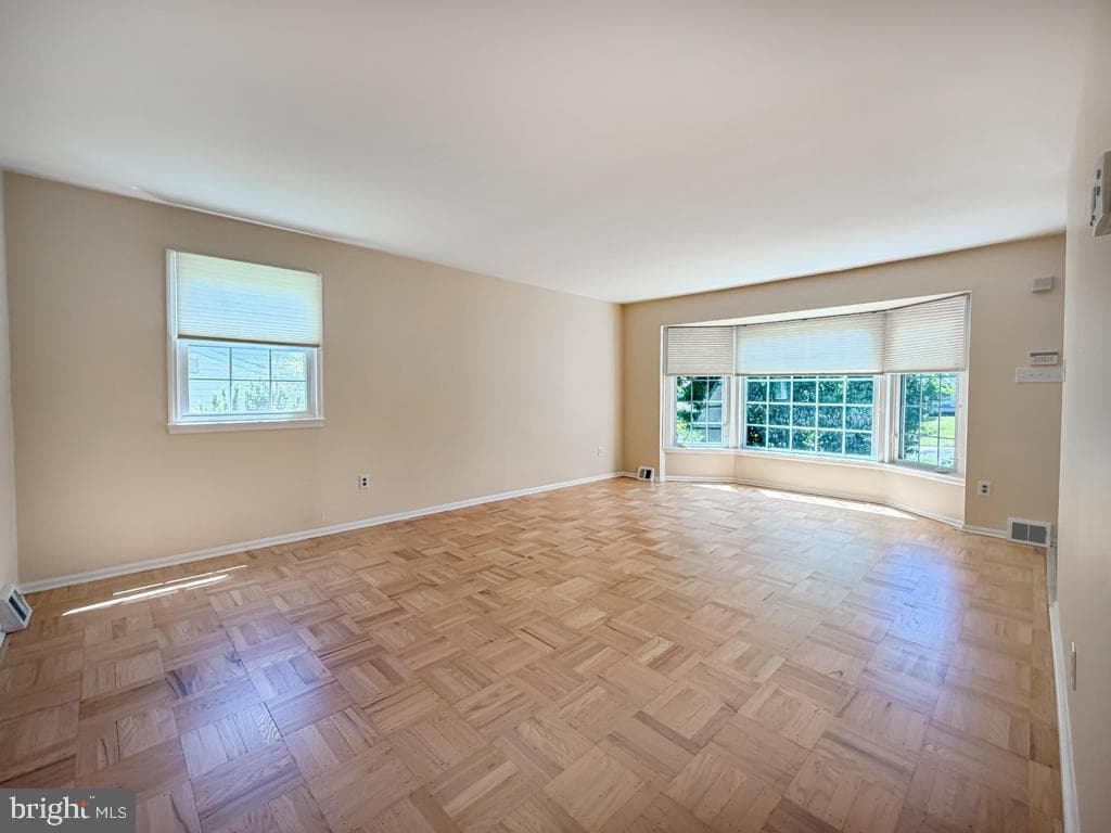 16 Upton Lane photo 12