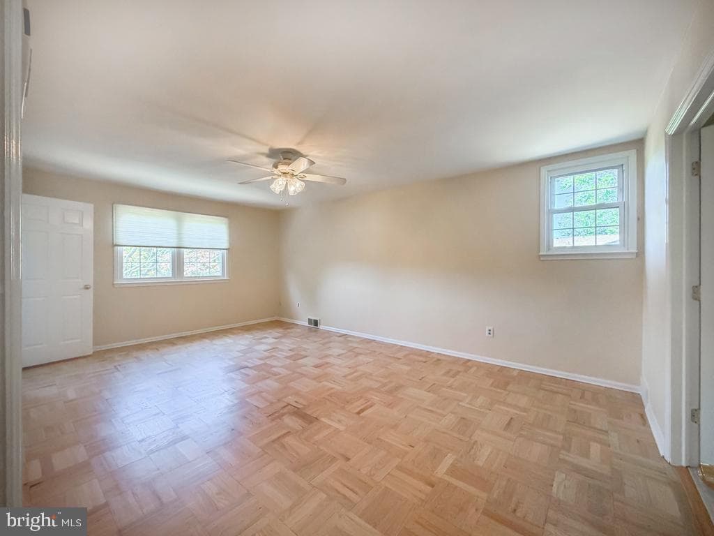 16 Upton Lane photo 30