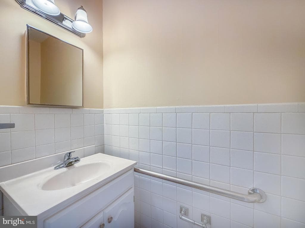 16 Upton Lane photo 44
