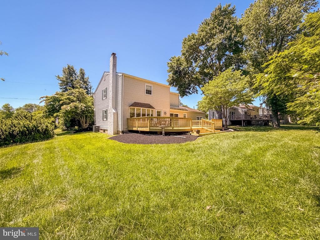 16 Upton Lane photo 5