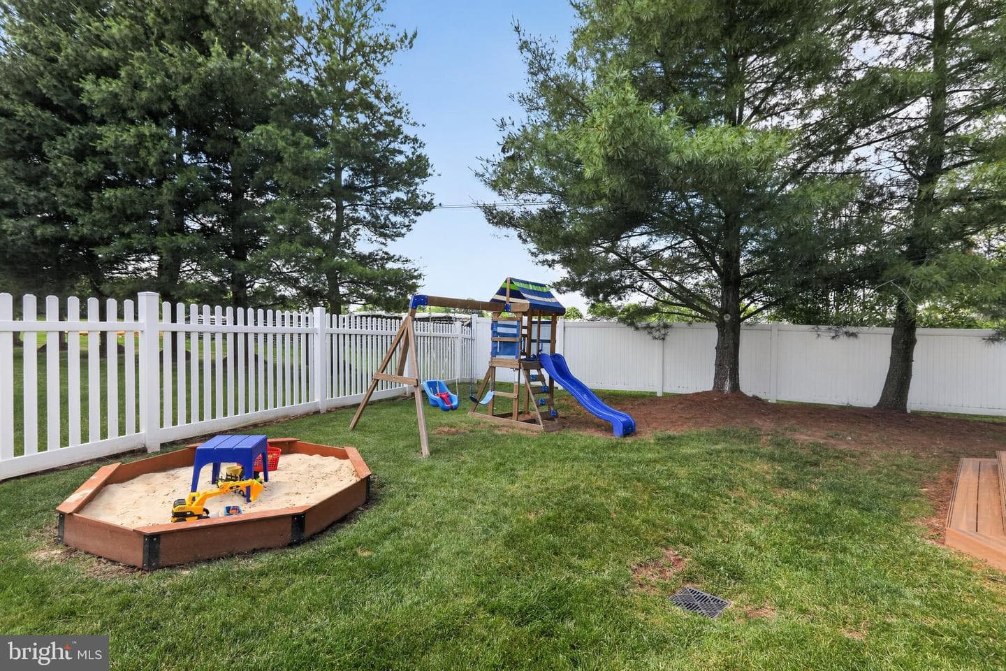 536 Whitford Circle photo 40