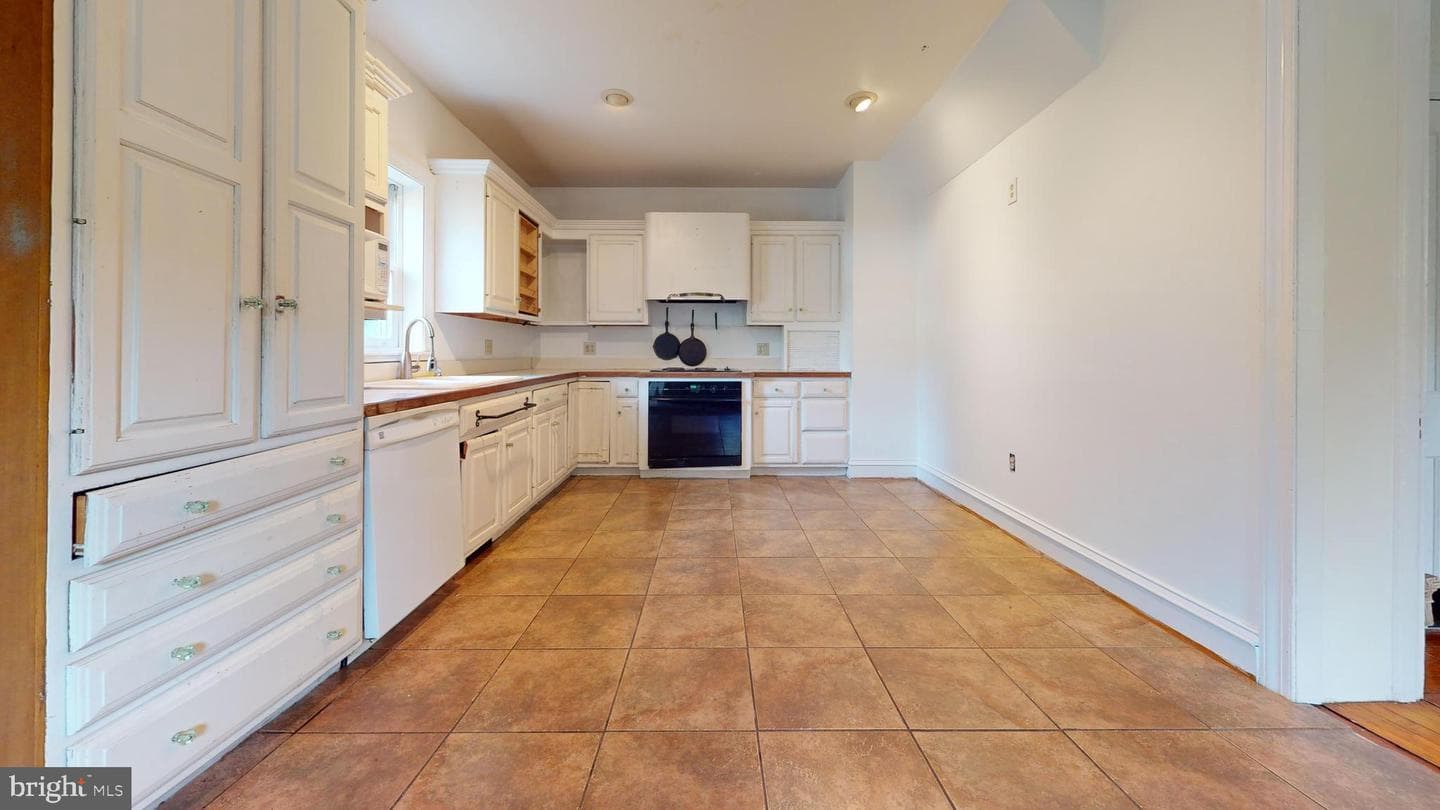 3162 Bedminster Road photo 10
