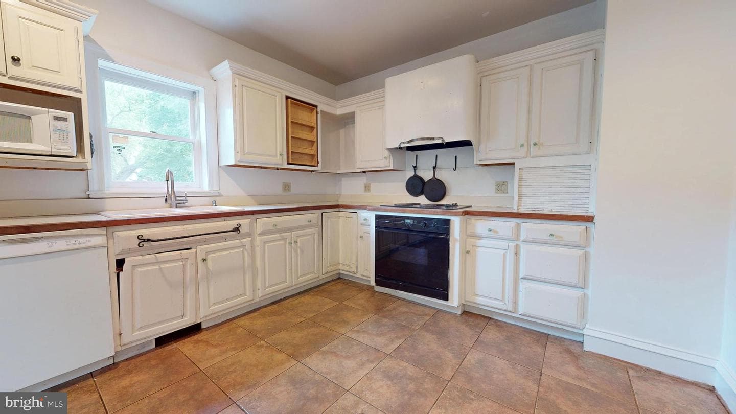 3162 Bedminster Road photo 9