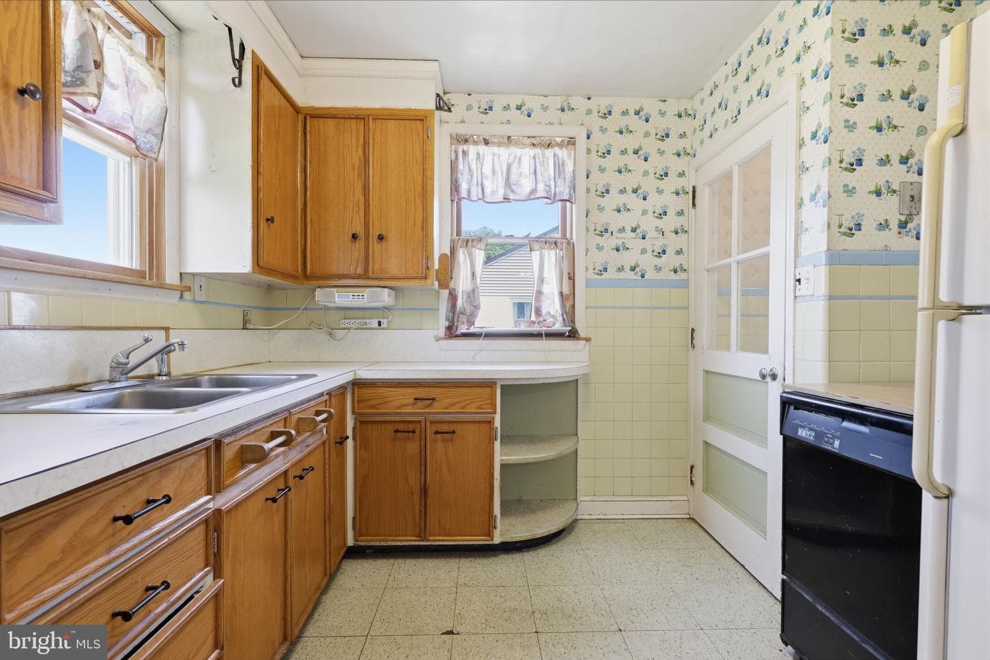 623 Lafayette Street photo 14