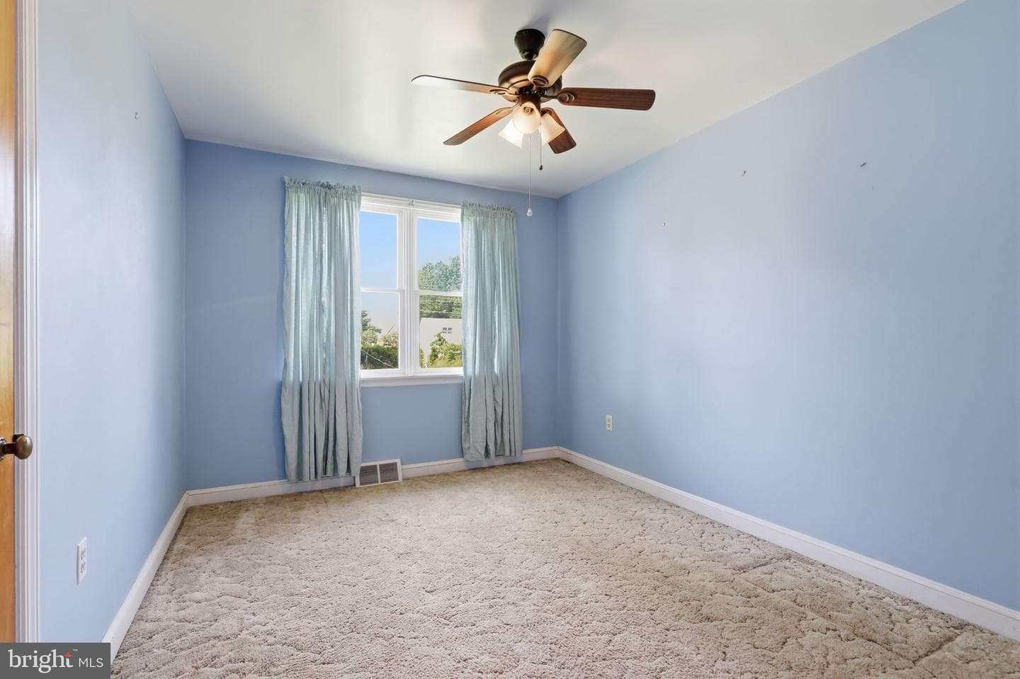 623 Lafayette Street photo 17
