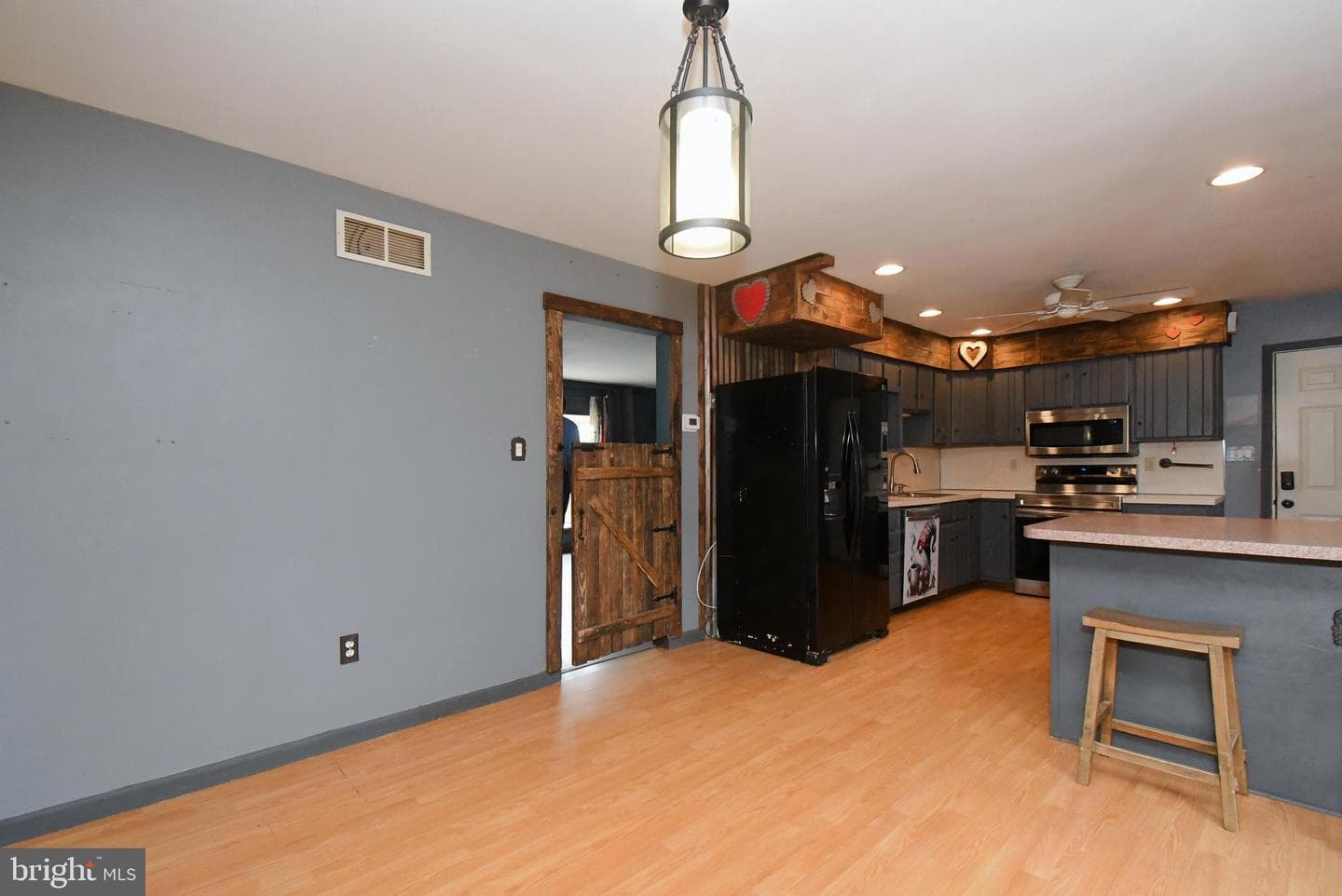 87 Hellberg Avenue photo 7