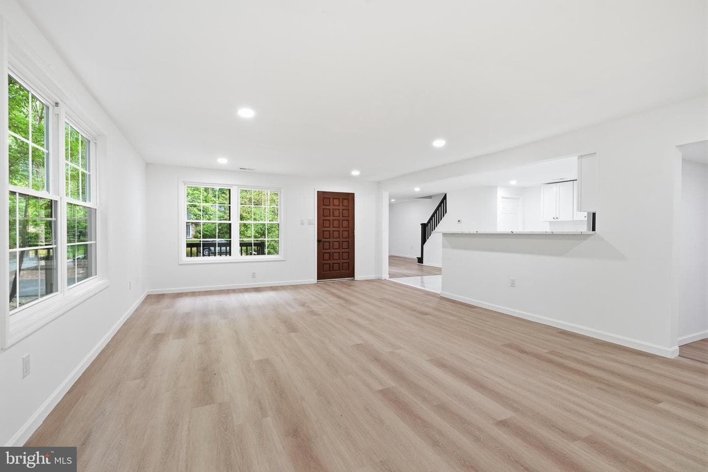 227 W Ferry Road photo 16