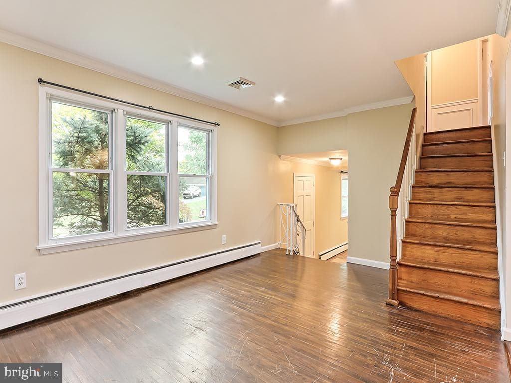 821 Sweetbriar Drive photo 10