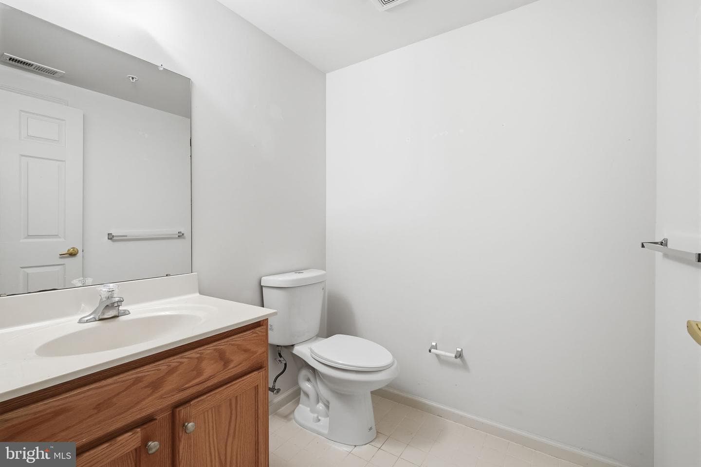 301 Eaton Court #20 photo 38