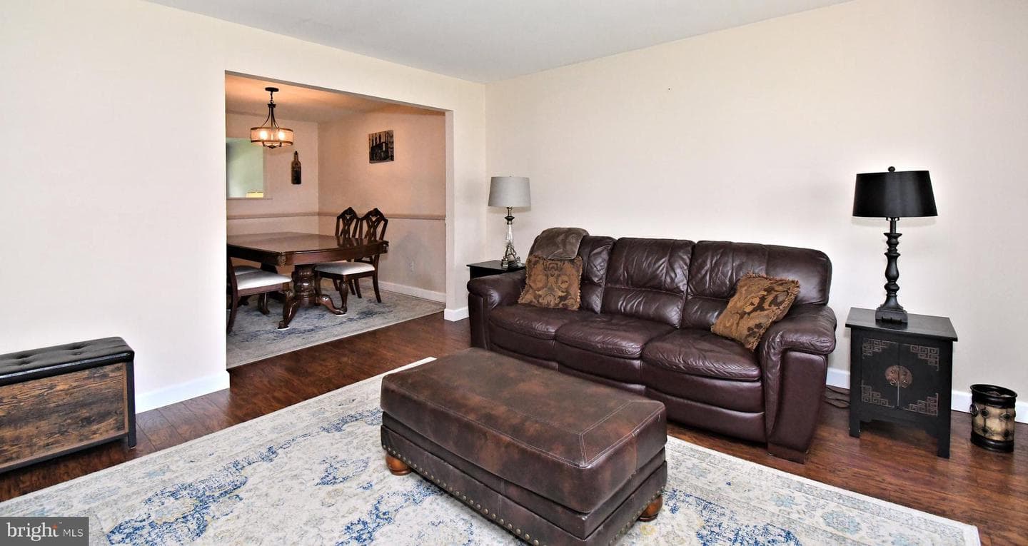 1443 Hampton Lane photo 5