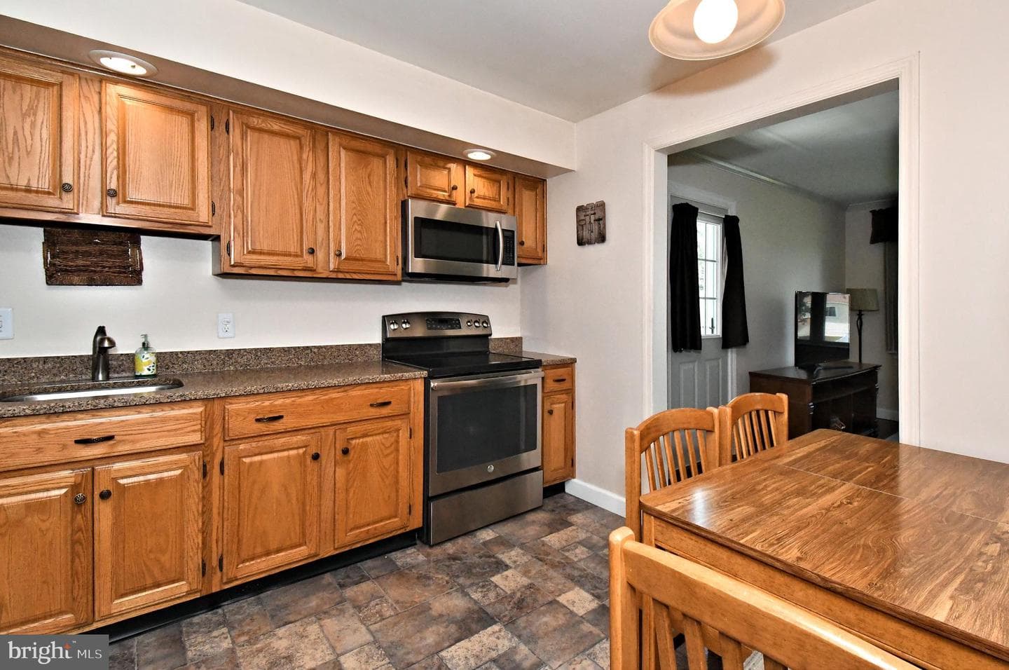 1443 Hampton Lane photo 8