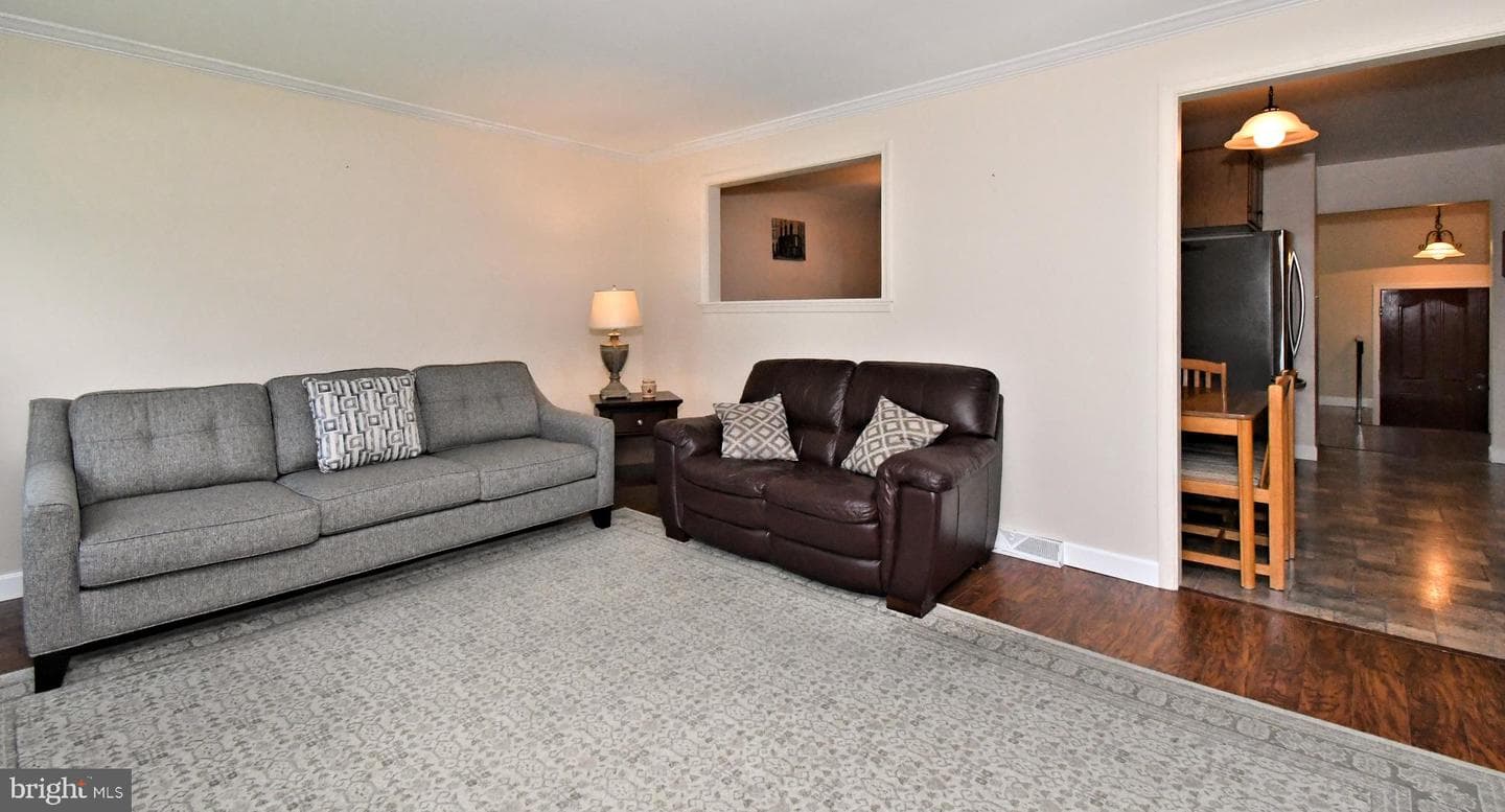 1443 Hampton Lane photo 9