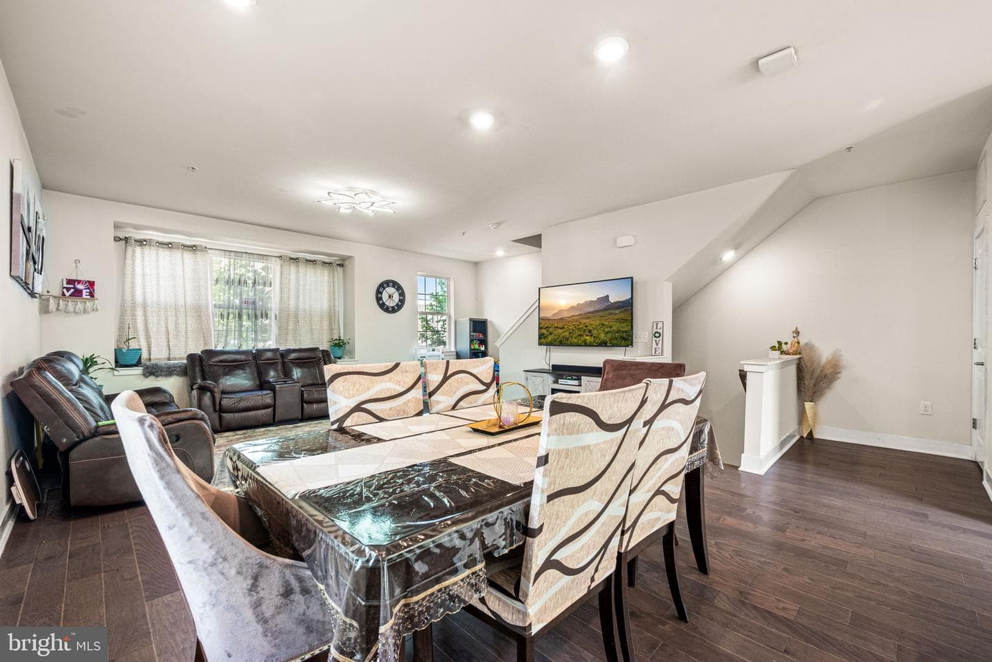 134 Easton Street photo 16